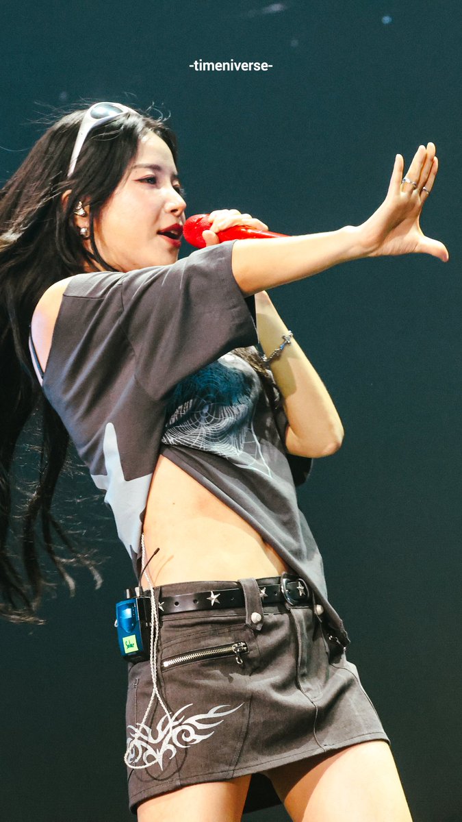 timeniverse tweet media