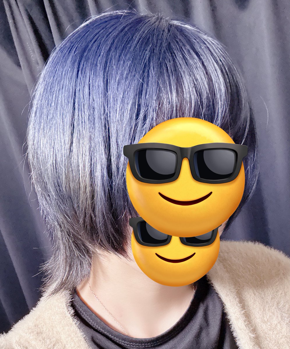 ←before              after→

ネイビー最高ー💙ほんで頭軽いー💙
エンドカラー黒にしたんだけど、どうせなら黒染めの黒でも良かったかも🤔
ほんでやっと納得できる美容室に出会ったかもで涙💙