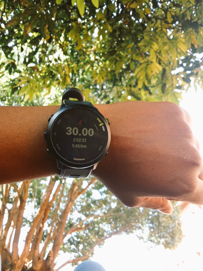 itsokeyiguess's tweet image. Week 5 peak training: that stage where your long run feels like a part-time job. HR manager = my Garmin. 😅 
#RunnersLife
#SwiftSiSi