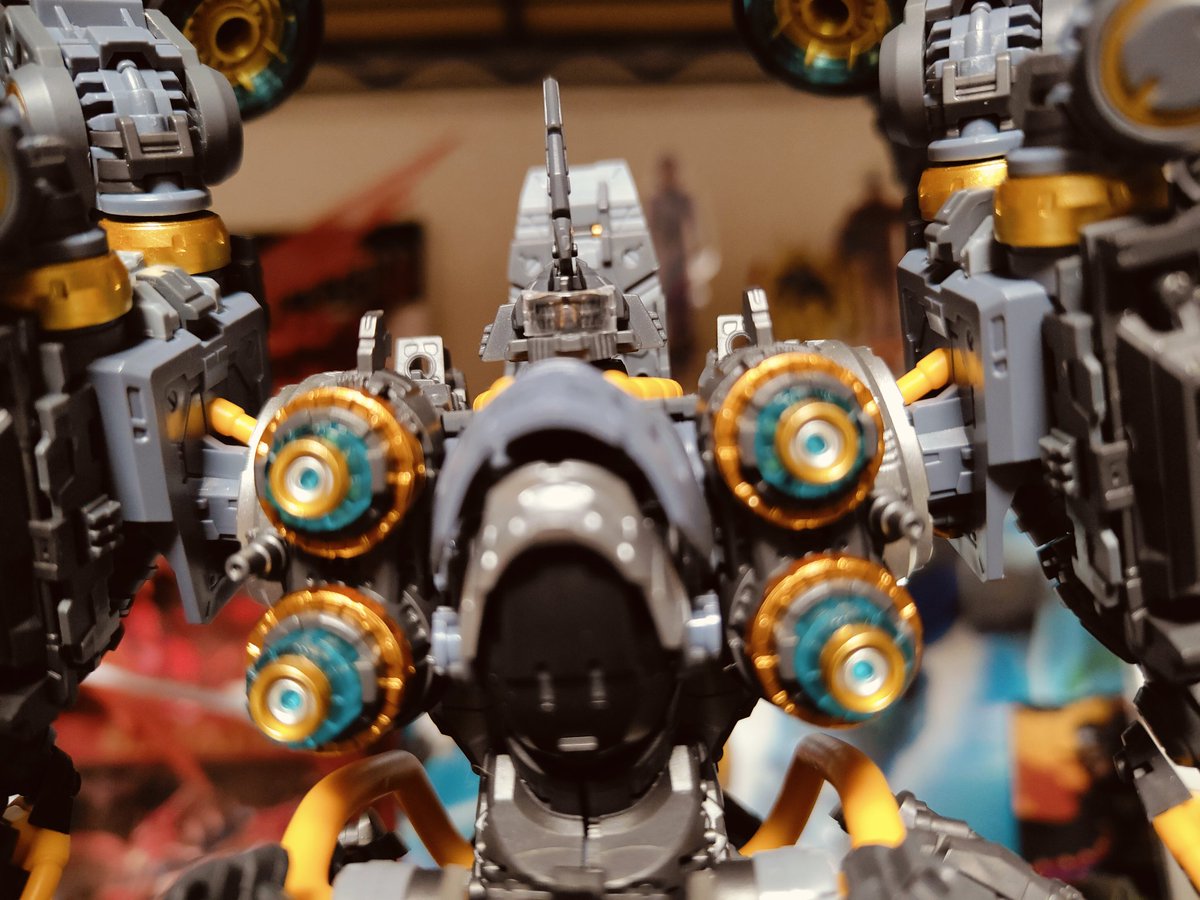 makoshi841694's tweet image. 早朝シラヌイパック作成してたら嫁さんに火がついたみたいで起きたらなんかでかいのできてた
バインダー付けるとゴツイ
LEDつけるとピカピカ
横のhgグフカスが小さく見える

#中華キット
 #axismodel KSHATRIYA
 #ガンプラ好きな人たちと繋がりたい