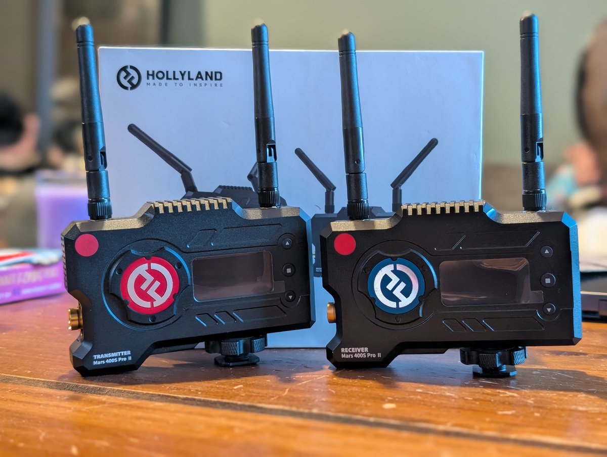 🚨 FOR SALE 🚨

Hollyland Mars 400s Pro II,
Wireless Transmission System.

Virtually brand new. 
£325. 

Likes, Tags, Retweets appreciated.