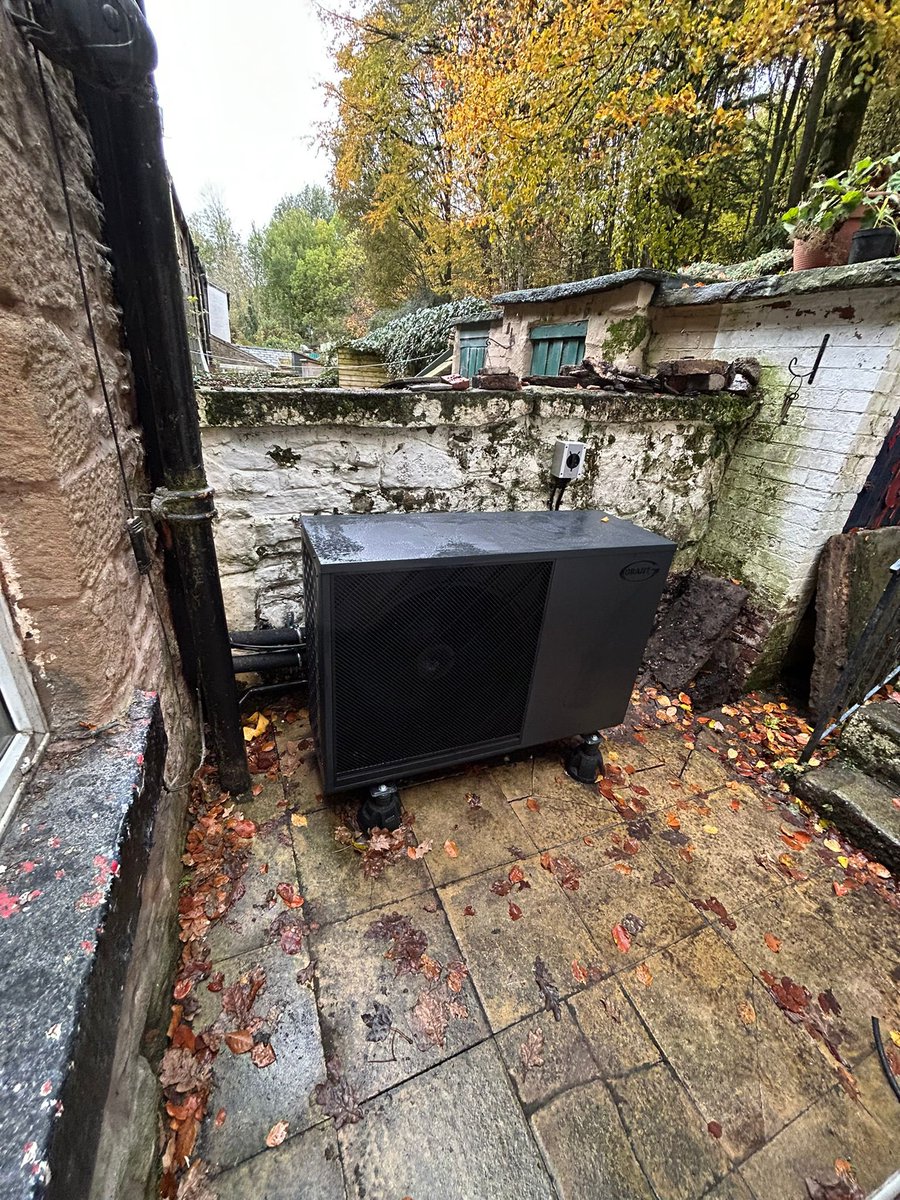 Our latest heatpump install.

Installed in a property that we get told heatpumps don’t work in.

A 9kw Grant and 180l slimline cylidner accompanied by a full new heating system as the old one was a one pipe.

2x plinth heaters to add heat to a cold kitchen extension.