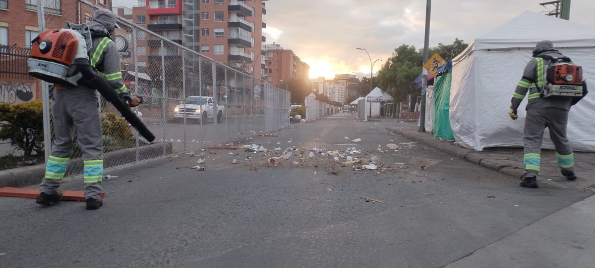 Le madrugamos al pos concierto de anoche en el estadio La Independencia del <a href="/FICBoyaca_/">Festival Internacional de la Cultura Campesina</a> 

Atendemos la limpieza para que también en contados minutos pase la Media Maratón de #Tunja