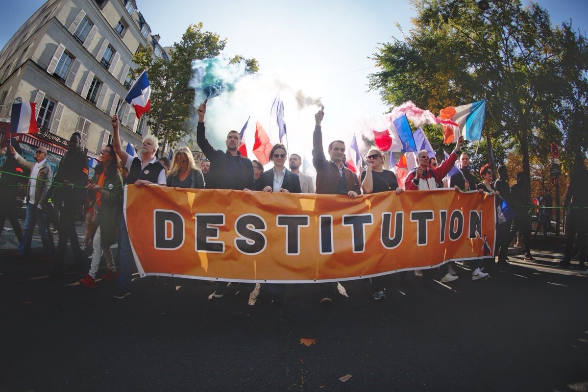 LaureAngeOrange's tweet image. Le seul parti qui manifeste depuis DES ANNEES pour la #Destitution/#Démission de MACRON=@_LesPatriotes!
Le RN bloque la destitution et assume"se contenter d'appeler l'intéressé à une INTROSPECTION qui le mènera PEUT-ÊTRE à une PRISE DE CONSCIENCE salutaire pour la France" (SIC)🤦‍♀️