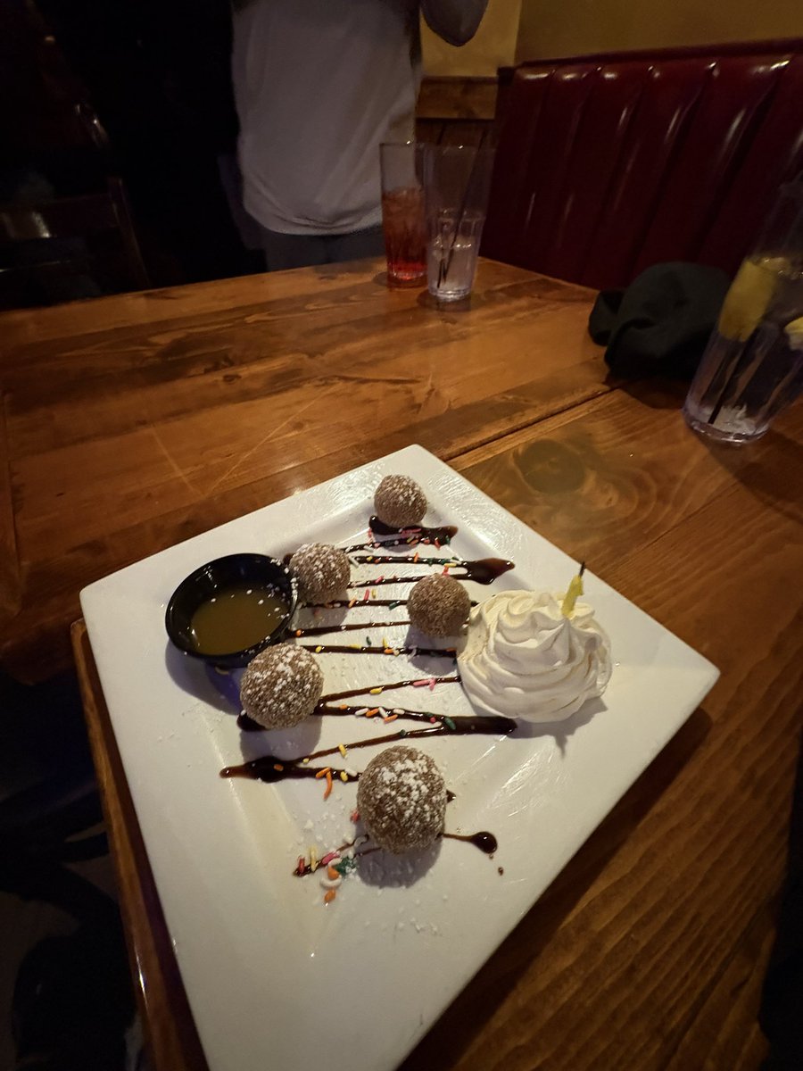 I would like to thank CSP and the whole entire coaching staff for bringing me out on an official visit on my birthday, I had an AMAZING time ! <a href="/CoachCurrierCSP/">Coach-ShannonCurrier</a> <a href="/_Coach_Stern_/">Craig Stern</a> <a href="/bond_coach/">Bond Mike Bond</a> #LOVEWHOLOVESYOU ❤️