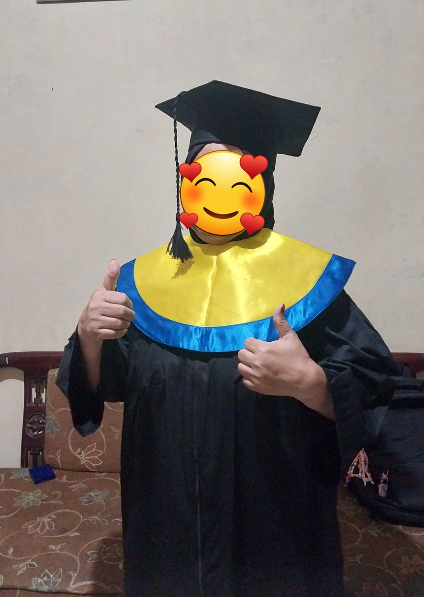 bellarizee's tweet photo. aku sewain aja togakuu wisuda FT UB baru dipake sekali sayang aja, ukuran S aku bb 45, di pict mamahku lingkar dada 110 masih muat. 

DM aja yah! https://t.co/5JPyQuKcvi