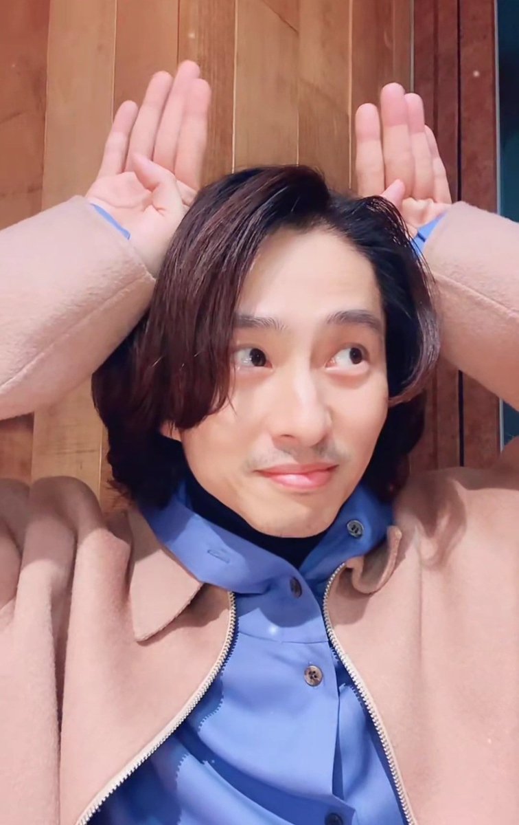 riy_ivy's tweet image. 健くんに会えて嬉しかったなぁ♪
雨宮さんもいるって事はあれかな🤭
楽しみにしとこ😊

#秒刻健
#三宅健