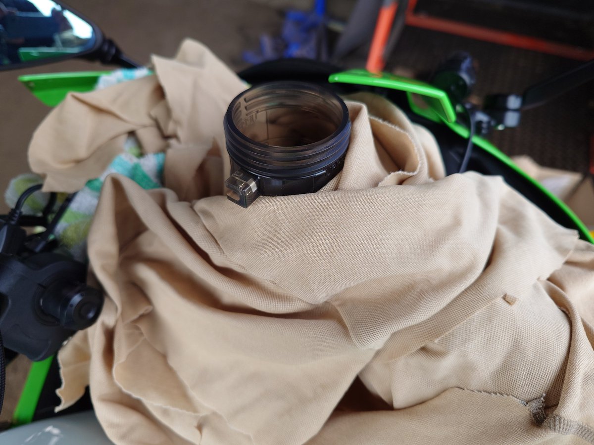 さよならZX-4R純正マスターシリンダー
よろしくニッシンラジアルマスターシリンダー

たしかに微調整がしやすくなった感がある