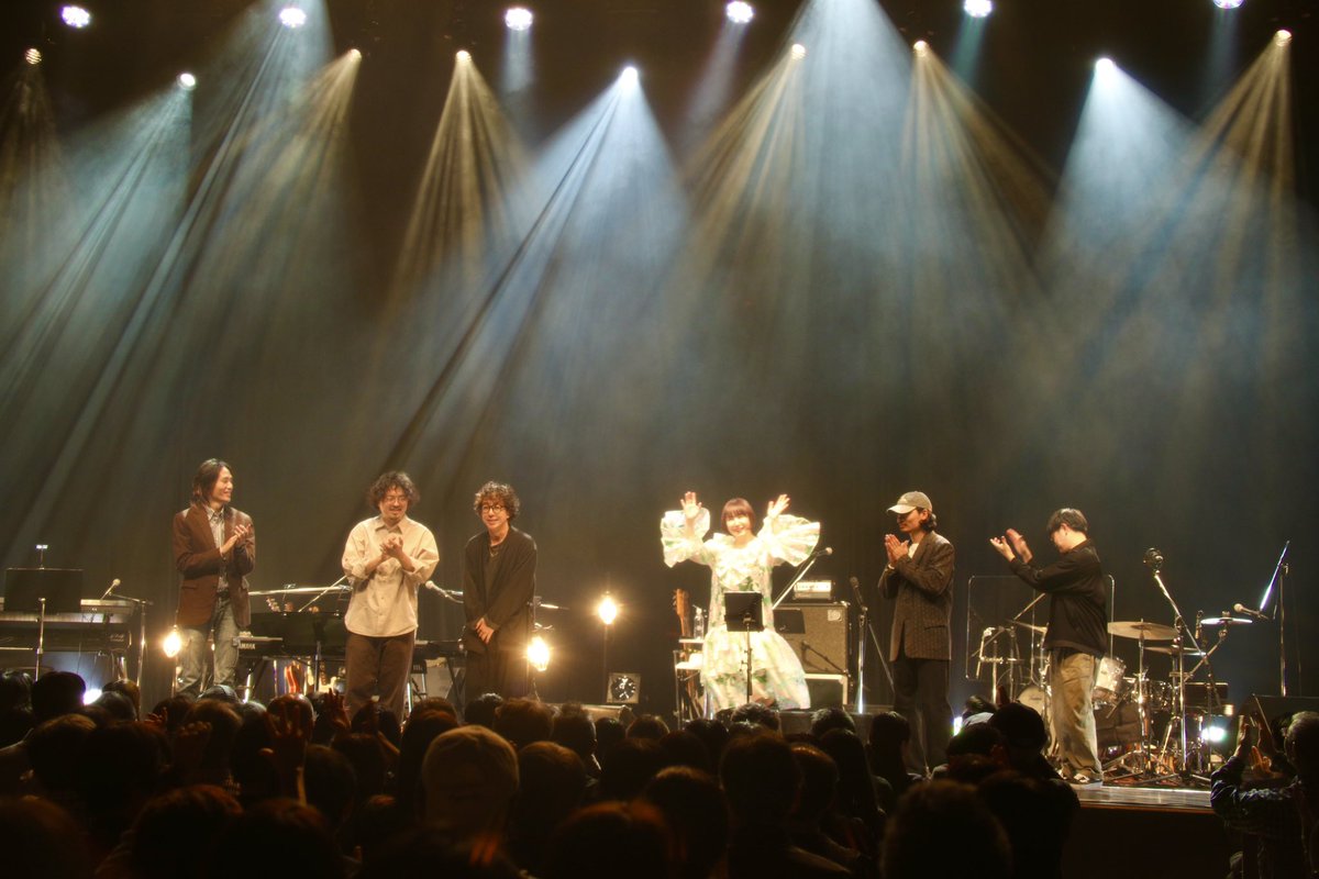 『⼟岐⿇⼦ SPECIAL LIVE “Serendipities!” feat. 川⼝⼤輔』

ご来場いただきありがとうございました💐

【Band Members】
川口大輔(Key)、高木大丈夫(Gt)、井上薫(Key)、林あぐり (Ba)、伊吹文裕(Dr)

🔗追加公演のチケットはこちら
eplus.jp/tokiasako/