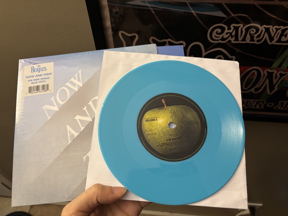 JenXVintage73's tweet photo. They released this 3 months after my Dad passed.
I cannot listen to Now And Then without 😭, so I don’t. But I do appreciate a cool blue vinyl.
#Beatles4Ever
✌🏻💜🎶 https://t.co/2yNZdTxAoZ