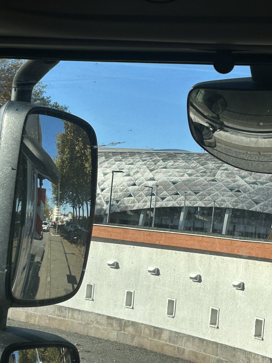 Pour nettoyer culblanc à Limoges. 
Y’a un minimum de fierté quand même !!!
Non?? Ah bon….