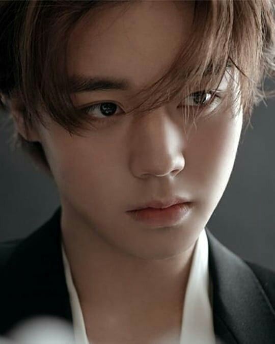 성제시은

                                                  개쓰레기월요일
야 연시은.
그런다고
너의 월요일 1교시 수업이 
사라지지 않아.
물론 난 대학따윈 안갔지만.     
                                                 개쓰레기남친