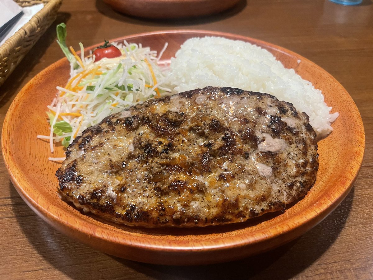 晩ご飯😋
たまご注文し忘れ😢

#びっくりドンキー