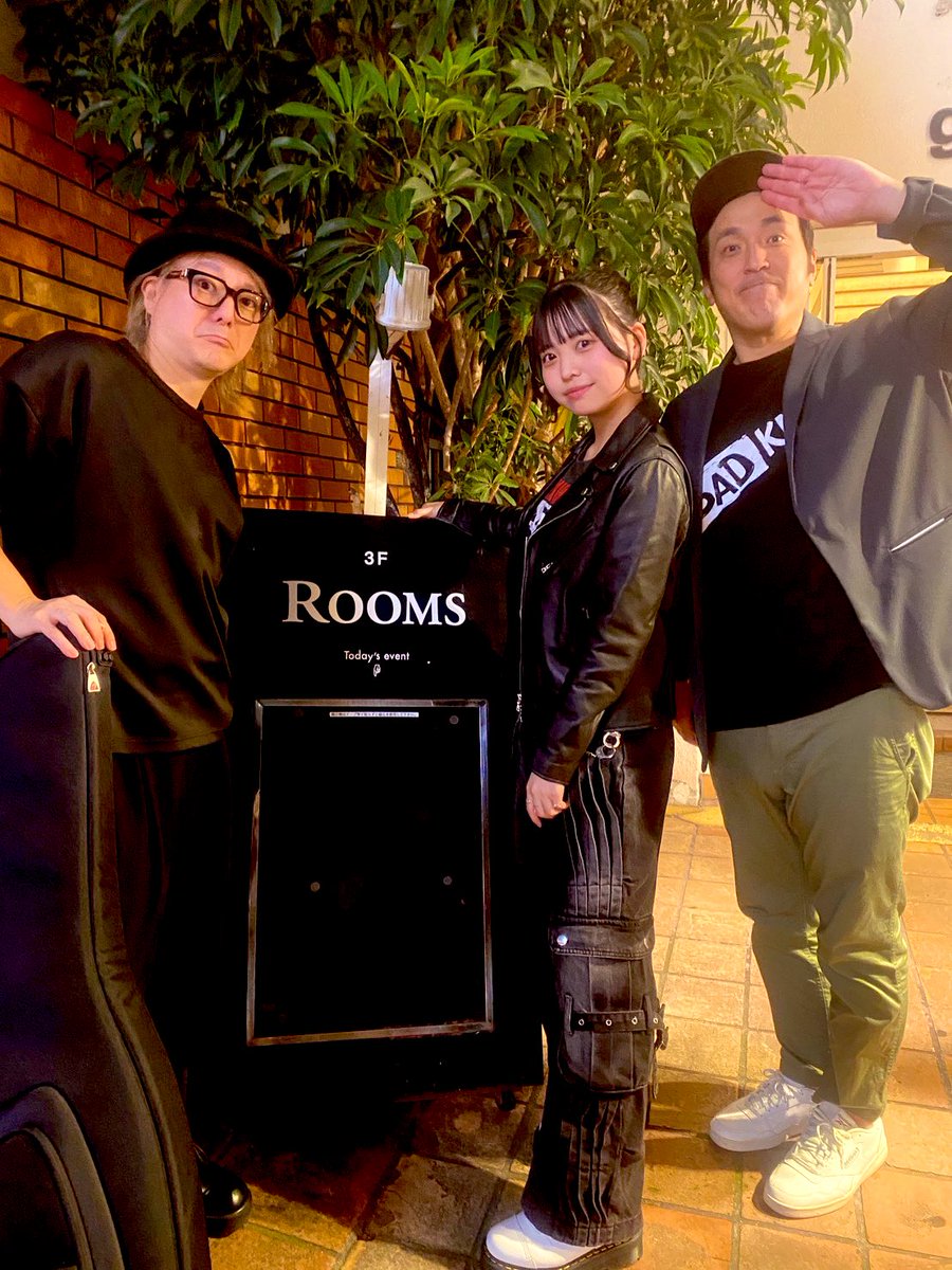 kenta_matsukuma's tweet photo. 資生堂さんイベントの深町さんとのトークショーにお呼ばれしました！

スペシャルミニライブでは資生堂さん久留米工場にちなんでBAD KNee久留米チームを引き連れて参加！

あやかの失言(雪○精発言)もありましたが温かく迎えて頂きました！ https://t.co/XZi3bxJgwk