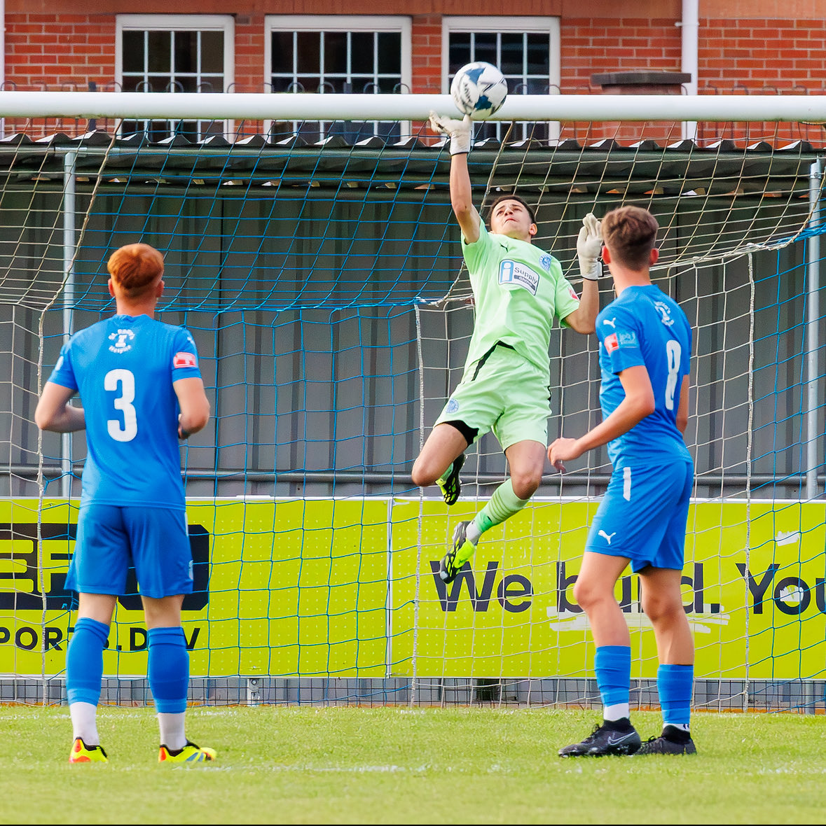 Name: Lloyd Akiotu
Age: 19
Location: Warrington (willing to travel) also have a driving license 
Previous Clubs: Warrington Rylands, AFC Knowsley, Skelmersdale United
Currently at Atherton Collieries

Level looking for: Step 6 and above
