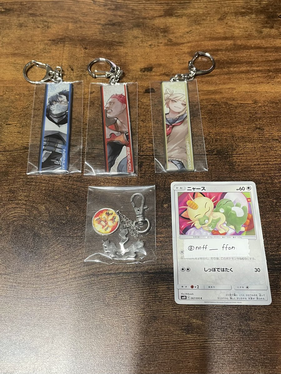 noff_____ffon's tweet photo. 【交換】
僕のヒーローアカデミア　ヒロアカ　原画展

譲→【画像1〜4】
合金チャーム　メタルキーホルダー　箔押しクリアカード　メモリアルコレクション　パブミラー風アクリルステッカー　

求→【ツリー画像1〜2】爆豪
詳細ツリーへ

大阪市内手渡しor郵送
検索からでもお声掛けください https://t.co/InTlFVBdO2
