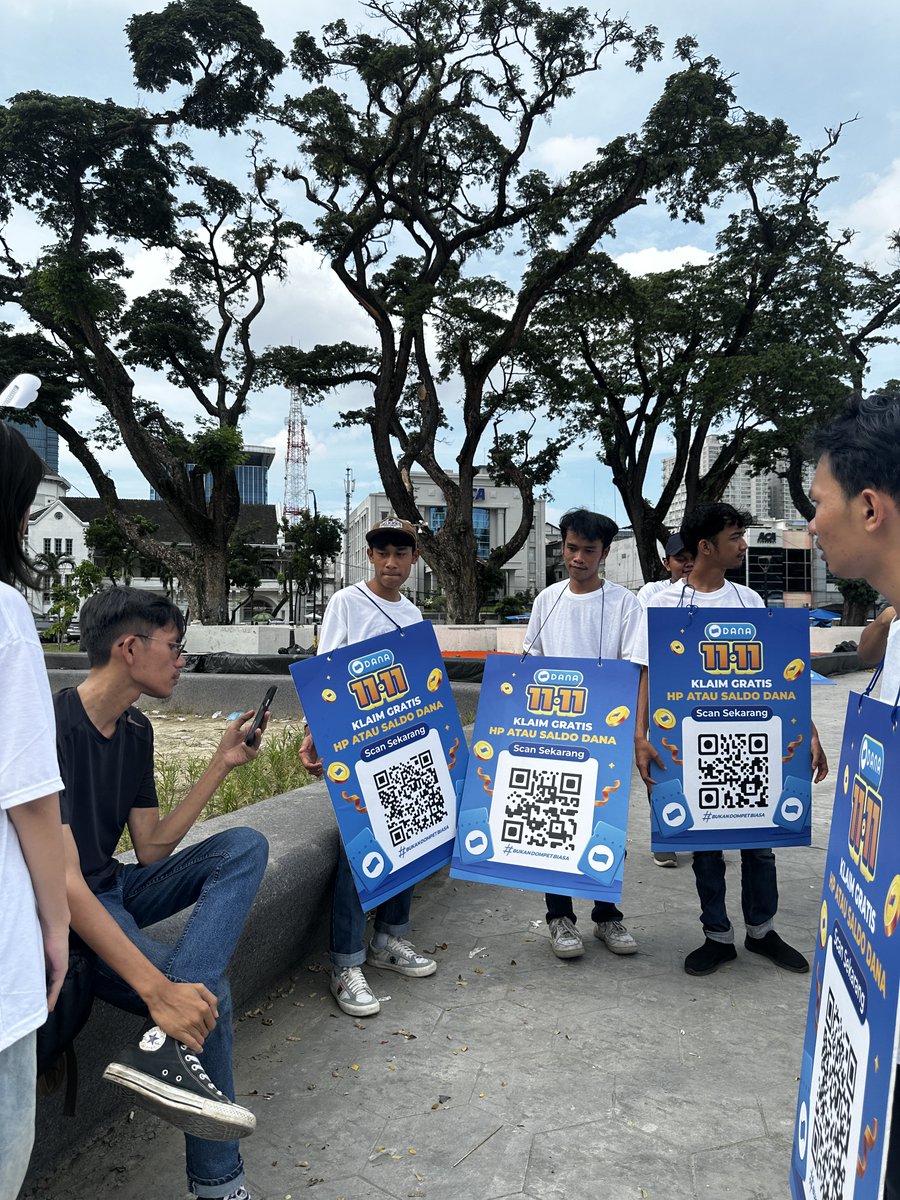 Zabran156's tweet photo. Kalian yg blm sempet scan QR DANA di Taman Merdeka Medan td,ini gue kasih, coba scan deh, siapa tau masih ada https://t.co/t51u2FR1Bd