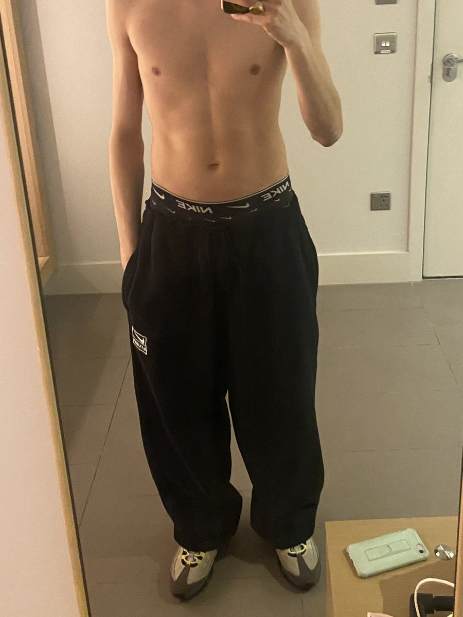 dlchav_y2k tweet media