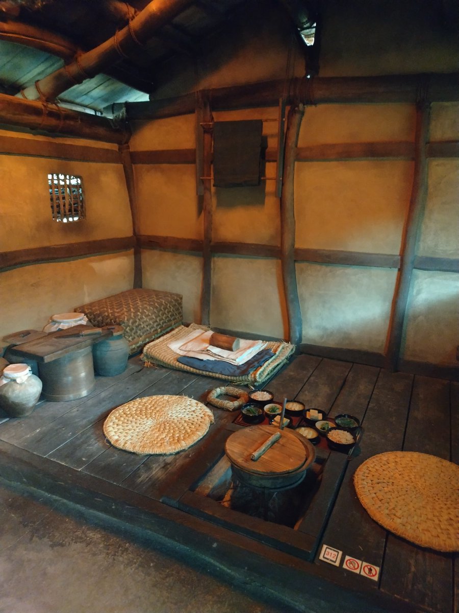 mikiページ♡⃜ 八九寺(はちくじ)シュウ🐉/🍕🖕/☂️💜/☁️🕊/🍓 (@MCZKK1