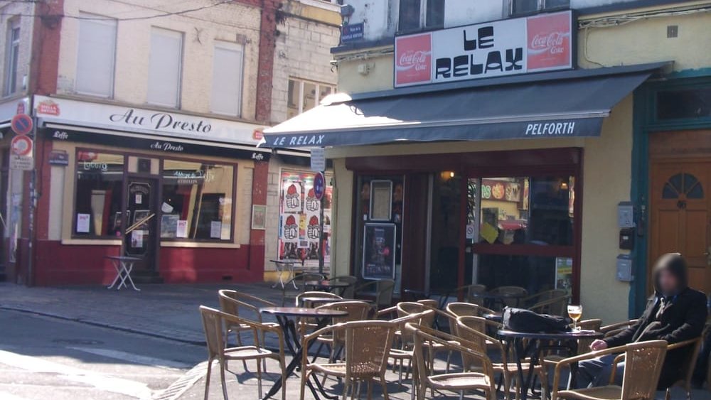 🔴 ⚖️ Lille (59) - Il importune des femmes dans un bar et POIGNARDE 2 HOMMES VENUS À LEUR SECOURS.
6 coups de couteau pour l'une des victimes. 45 jours et 5 jours d'ITT.
Défense : délit de sale gueule, couteau trouvé au sol.

Peine : 36 mois de prison + 12 mois avec sursis prob.