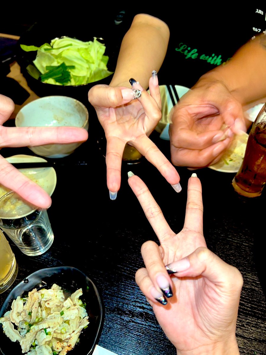九レプ終わりましたぁ🫶
めちゃくちゃ楽しすぎて最 ＆ 高🥰
最高のメンバー、最高のお客様に囲まれほんとに幸せです✨️
たくさんのお迎えもありがとうございました♥️マンダムさん絵ありがとう♥️
明日は寝るぞ〜‼️
これからもLRよろしくお願いいたします🙇‍♀️ #ボールパイソン #爬虫類 #福岡