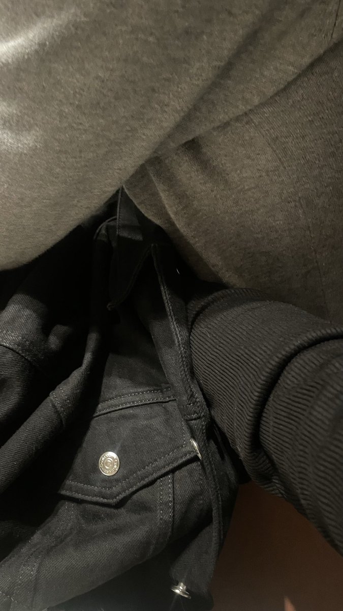 フォロワーさんとエッチなお遊びして美味しいご飯連れて行ってもらってカフェでもさわさわしちゃった🤭帰り際パンツ我慢汁でぬるぬるだよぉって言ってて可愛かったなぁ💦🤏🩵

充実した一日でした🥰💓