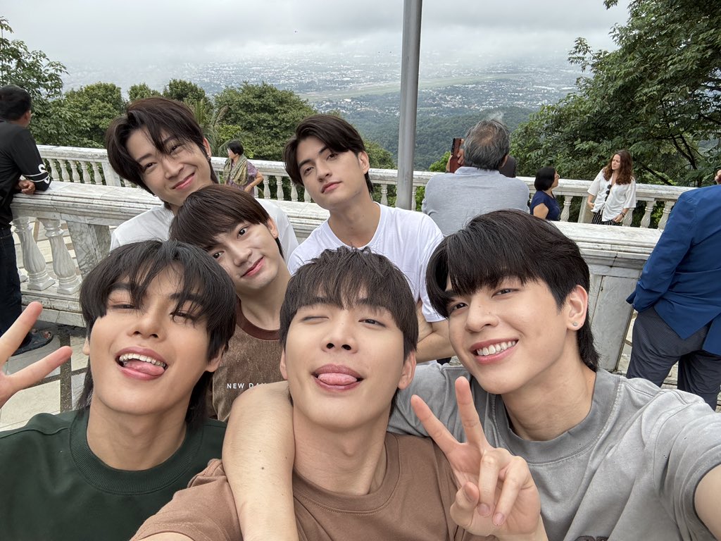 ไม่ใช่เดือนเหงาแต่เป็นเดือนหนาว tweet media