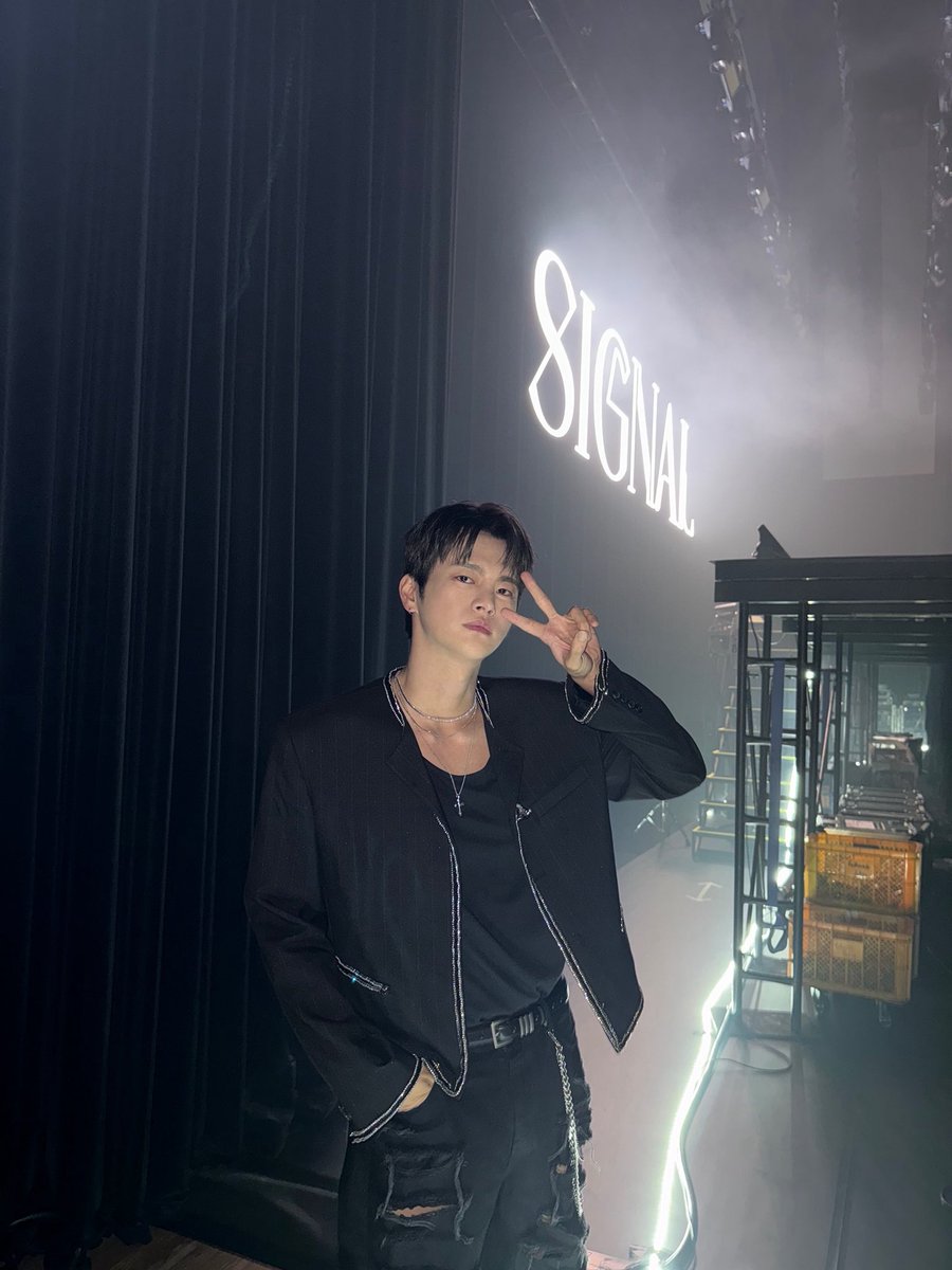 seoingukfc_jp's tweet image. 2025 SEO IN GUK CONCERT TOUR IN JAPAN [SIGNAL]大阪公演DAY1が終了いたしました🐙🖤

お足元悪い中お越しいただいた皆様、ありがとうございました🎨
明日は大阪公演DAY2！楽しんでいきましょう🔥🔥

#서인국 #SEOINGUK #ソイングク #SIGNAL