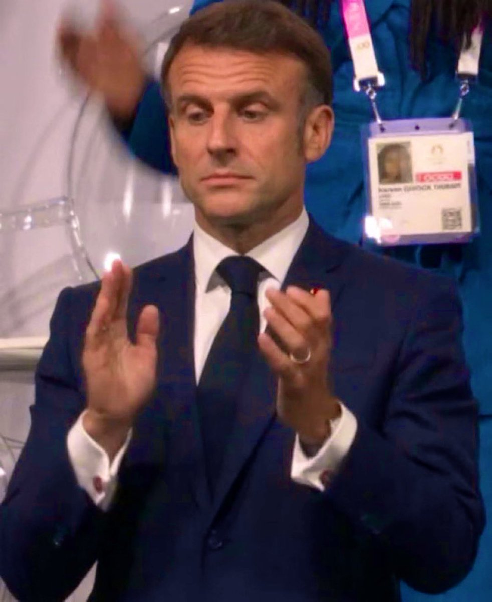 2022Delimi's tweet image. Ni victimaire ni identitaire sorry not to be sorry #nonapologetic #whatelse ☕️