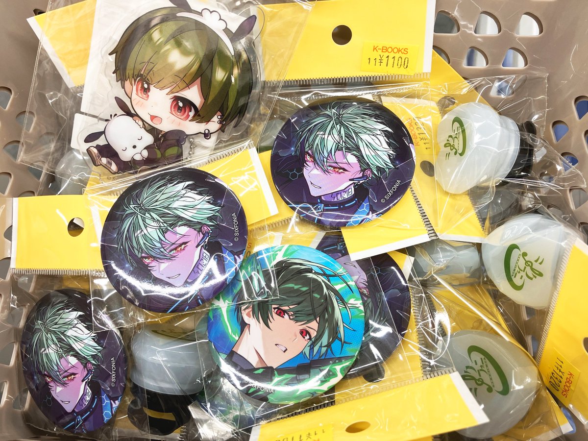 入荷情報】 シクフォニ 缶バッジ アクキー アクスタ リングライト