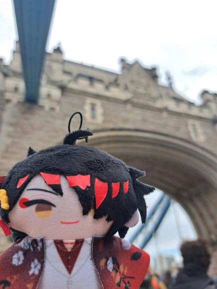 crt_sc's tweet photo. Hi Vox.
I went to London for four-days starting late October.
It was colder than Japan.
But I had so much fun and felt really reassured going with your pape!
いつも配信ありがとう！またイギリス行くね！
#VoxAkuma #Luxiem https://t.co/fDMGcE6POP