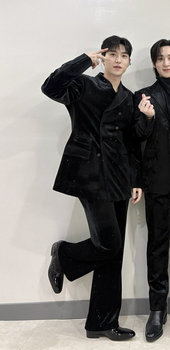 아 진원 ㅋㅋㅋㅋㅋㅋㅋㅋㅋ
귀엽게 쫌 !!!