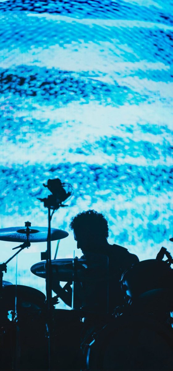LPwallpapers's tweet photo. Colin 💙🩵 https://t.co/c6Sg7cwPkQ