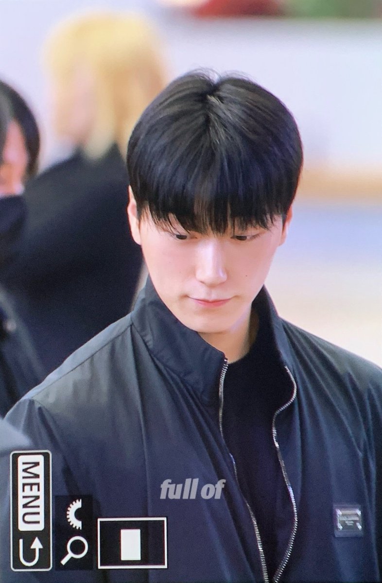 완익고무라고 하기도 좀 그런수준
덜익고무임  덜익은고무괜히괴롭히지마시죠의 그 덜익고무  ㅠ