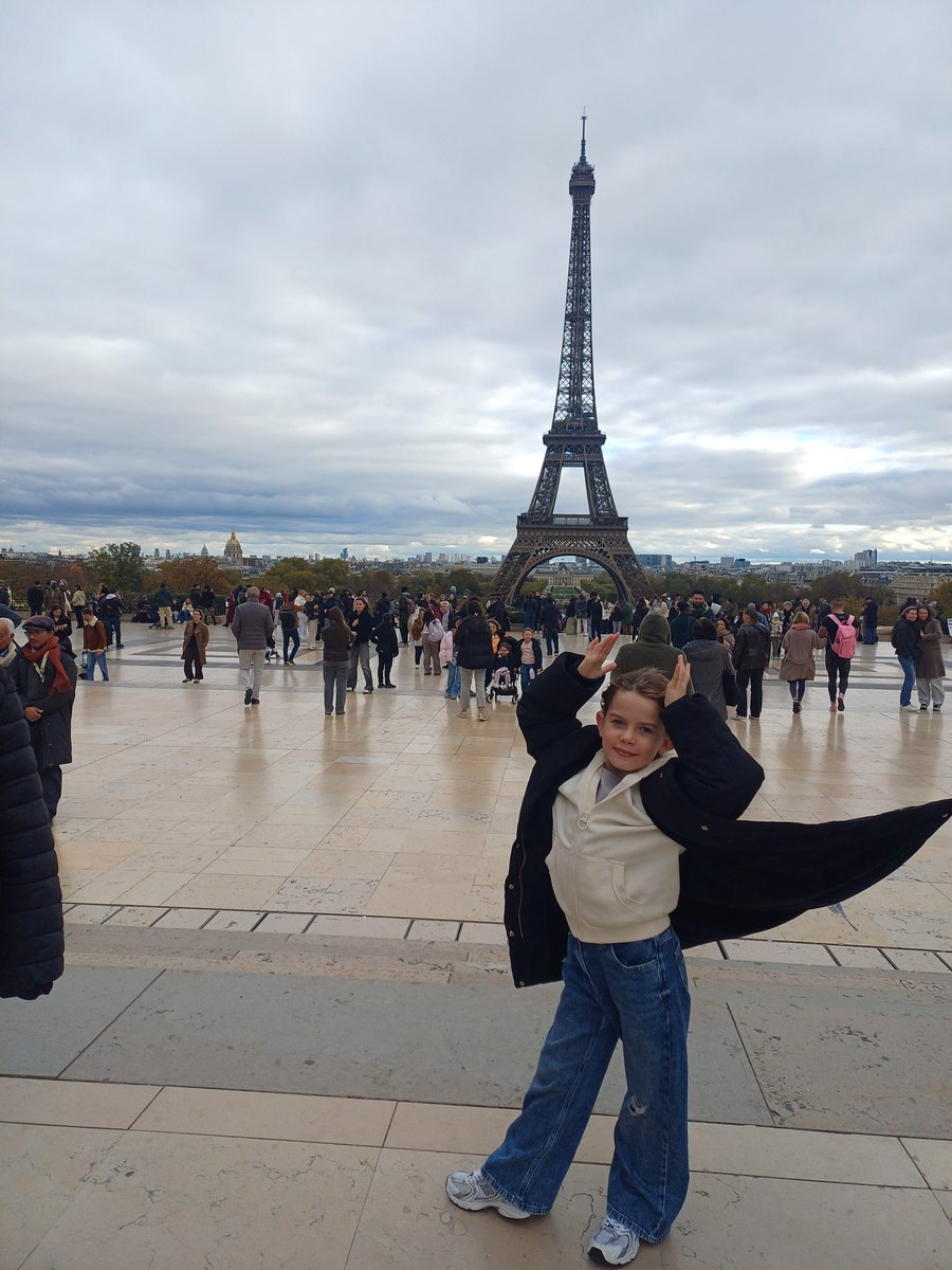 KateHazelwood4's tweet image. J&apos;adore Paris 😍 #halftermfun