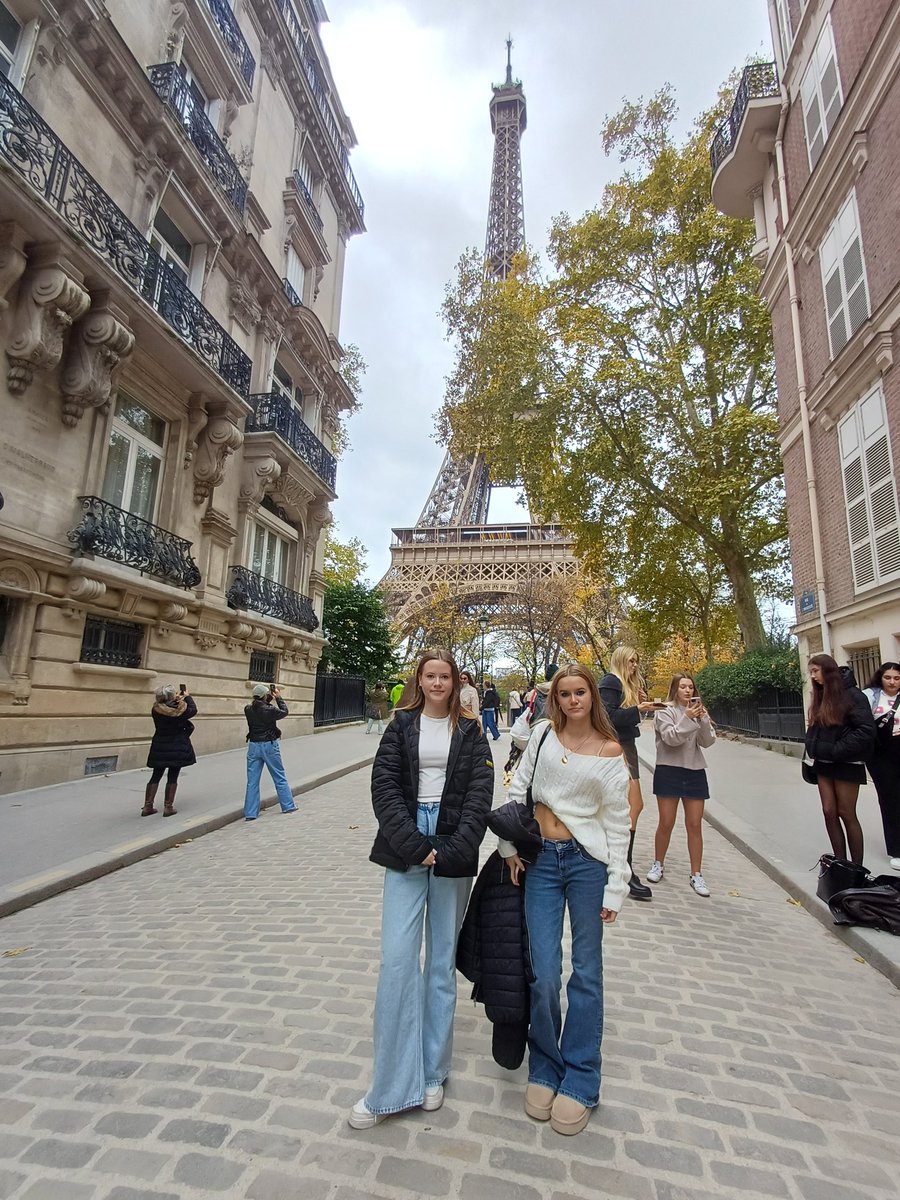 KateHazelwood4's tweet image. J&apos;adore Paris 😍 #halftermfun