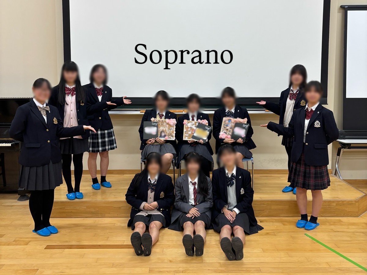 chorus_lily's tweet photo. 10月31日、3年生の引退式を行いました。
宇女高合唱部で先輩方と一緒に歌えた時間は私たちの宝物です。
思い出を胸に、2学年協力してこれからも頑張っていきます💪🔥
今まで本当にありがとうございました！大好きです💗💗💗 https://t.co/1Qv8kDRJjB