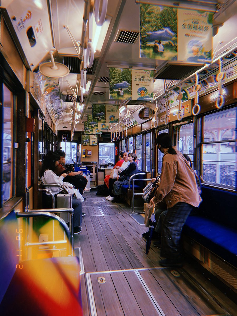 立て続けに、古い車両が来たので乗車。