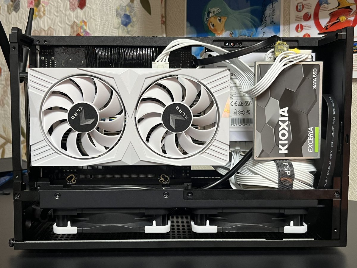 premieredream's tweet photo. 『NCACE T1 V2.5(容量9.95l)』
コンパクトなPCケースで組んでみた。

横幅はSFCカートリッジ程の大きさで質感良くソリッドなデザインがGood‼️
サンドイッチレイアウトで高密度感がとても良い。難点を言うなら入手するには個人輸入のみなところかな https://t.co/bCHFrXUzZk