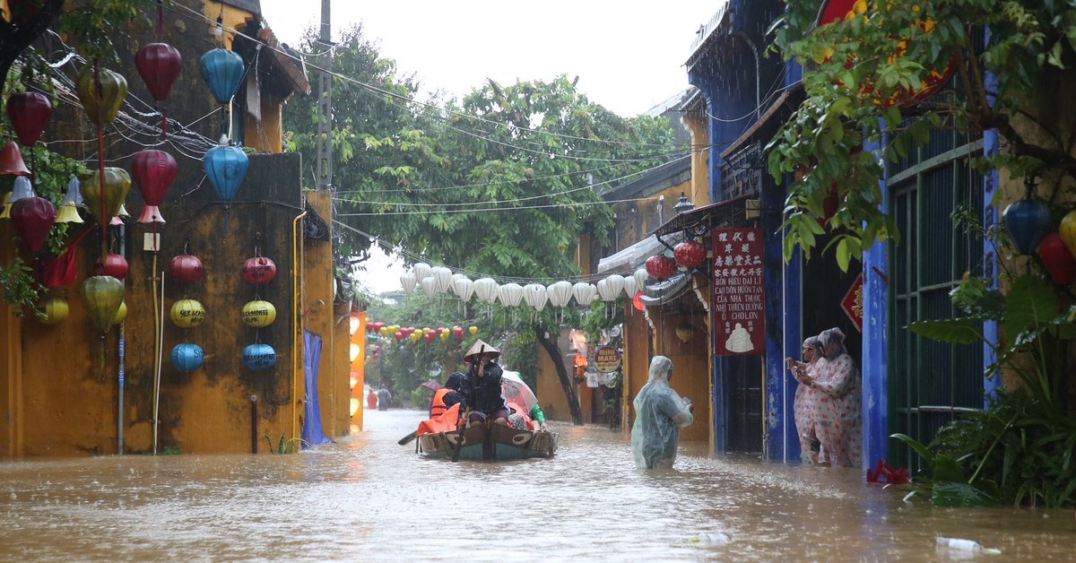 What’s happening right now in Hội An hits hard, people are getting isolated by the floods.

Even small support means a lot at this moment.
The weather impact across Central Vietnam this year has been brutal.

Stay safe out there 💚