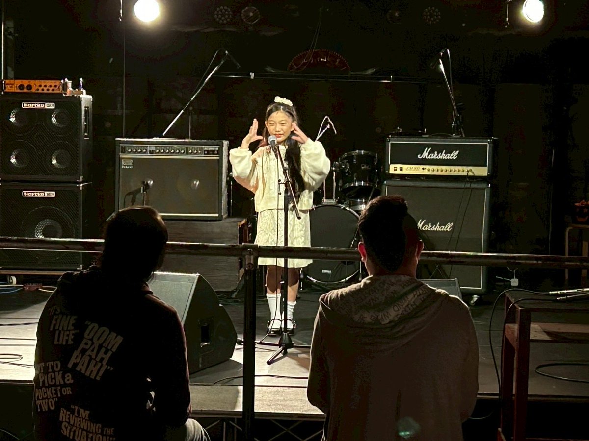 happyplus_kou's tweet photo. 🎃ハッピーフェス2025🎃
昨年に続き2回目の出演😊
『⭐︎Maira⭐︎』
心に響く朗読劇、小さい体から溢れるパワーを感じました✨
#ハッピーフェス
#河田麻衣良 https://t.co/SUocMhfnOk
