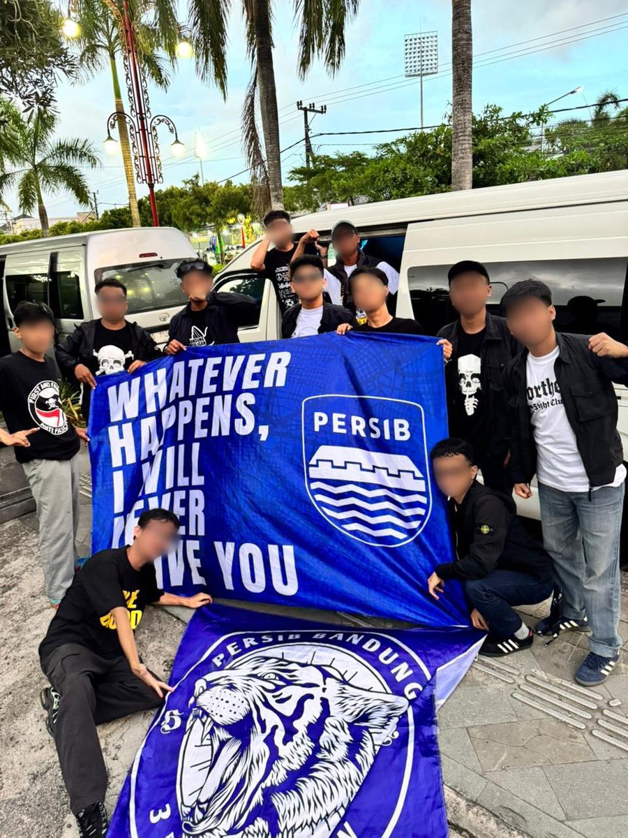 3577crew's tweet photo. WE PERSIB HOLIDAY ‼️ https://t.co/WU5nYpASej
