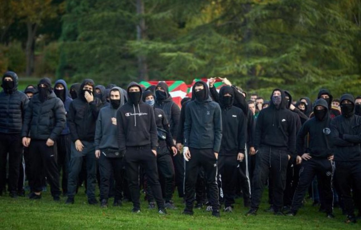 De los incidentes del otro día en Pamplona, me parece tan grave o más que la agresión al periodista de El Español, los discursos de justificación de la violencia de algunos dirigentes políticos de  izquierda y de algunos comunicadores en la televisión pública, así como el