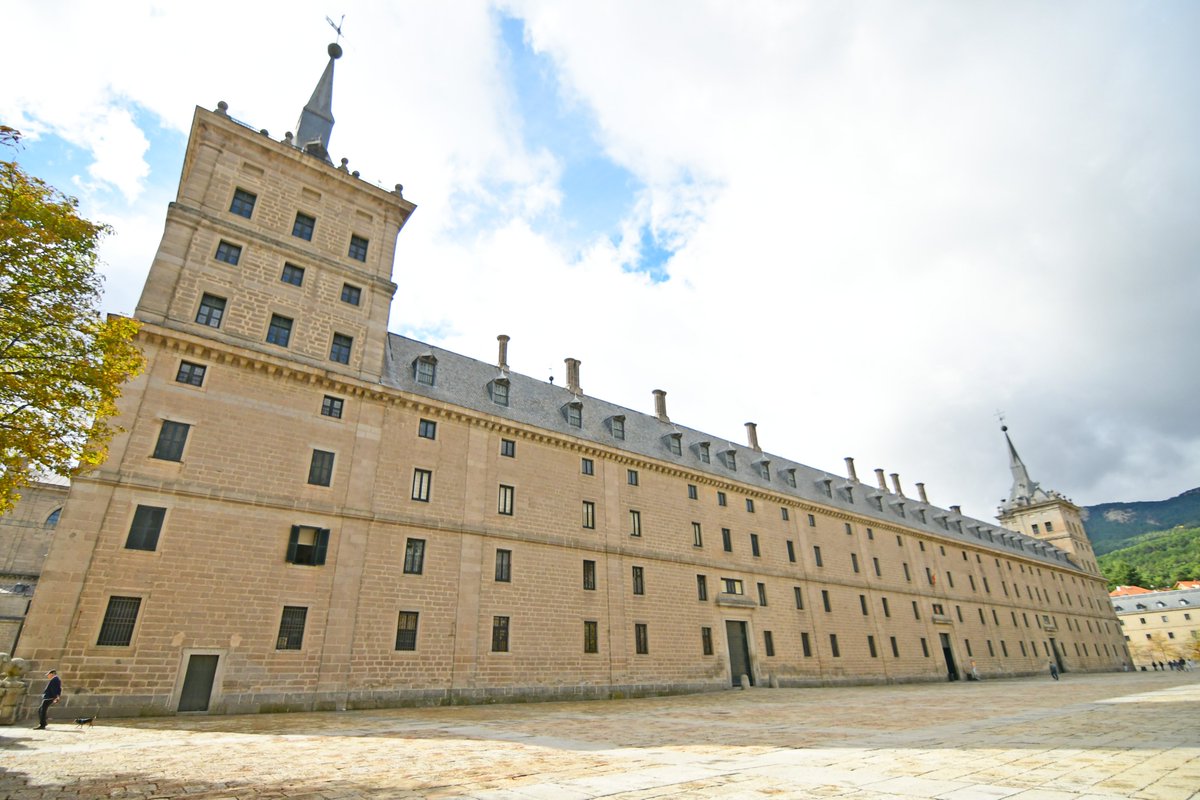 セール！ 洋書『レタブロ博物館　サン エステバン教会　ブルゴス』世界遺産、祭壇 地球の歩き方 on X