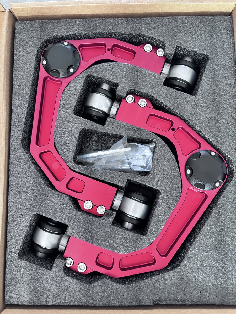 Off4Shocks's tweet photo. Toyota LandCruiser 100 /LC100 4700
Aluminum upper control arm
2 inch lift kits
Adjustable
#4x4offroad  #4x4accessories
#toyotalc100  #toyotalandcruiser https://t.co/AshdVyGr4z