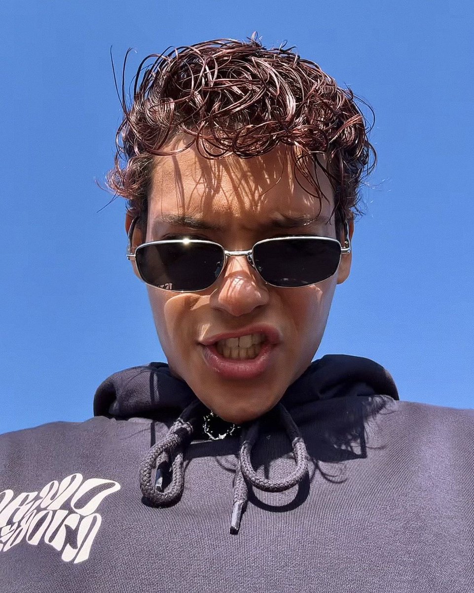 omrflowershop's tweet image. delivery for @_stark1ssed !!
✍🏼: see u soon ily
🎧: lose me — omar rudberg
from: anonymous…