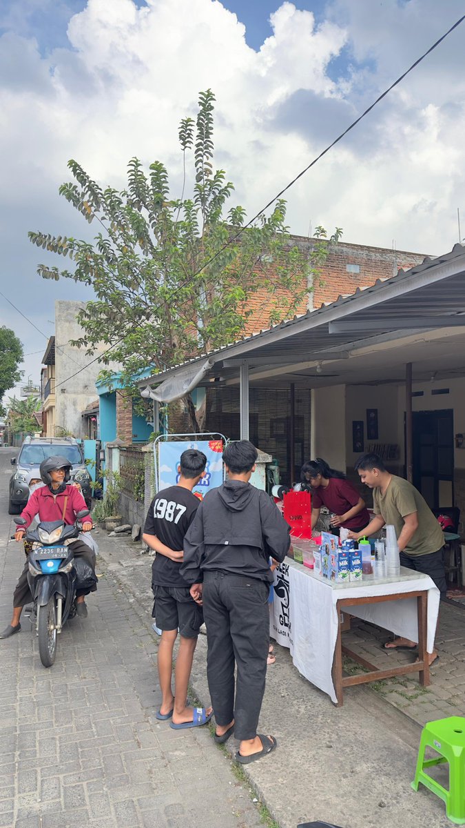 licekecil's tweet photo. GLEK GLEK  , MINUMAN sticky milk  harga 6 rb kalian bisa menghilangkan haus dan segerr pools
⏰ 09.00-21.00 
📍Alamat kita di Bunga srigading dalam  No 63 ,lowokwaru, Malang #pasarmingguinfomalang  @infomalang https://t.co/VMB3oHipG4