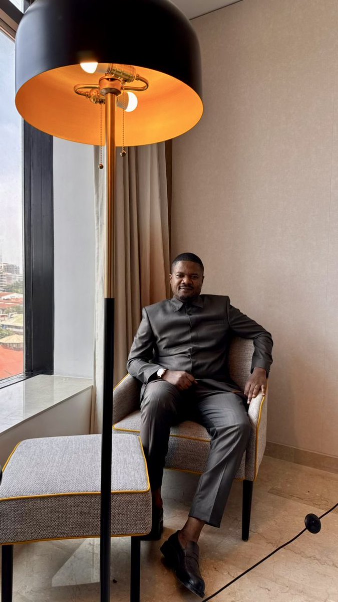 En ce dimanche 2 novembre, premier dimanche du mois de novembre, je consacre cette journée à un homme d’exception : mon DG <a href="/seigneurCHRIS01/">Ilunga Mutombo Christian</a>, le père des opprimés, le guide des sans-voix, et le défenseur infatigable des valeurs morales et chrétiennes.
Votre engagement envers la