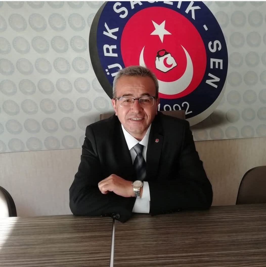 ACI KAYBIMIZ
Konya 1 Nolu Şube Başkan Yardımcımız Ramazan Doğan vefat etmiştir. 

Bugün öğlen namazına müteakip Konya Selçuklu ilçesi Yazır Camiinde kılınacak cenaze namazının ardından Yazır mezarlığına defnedilecektir.

Merhuma yüce Allah'tan rahmet, ailesi ve yakınlarına sabır