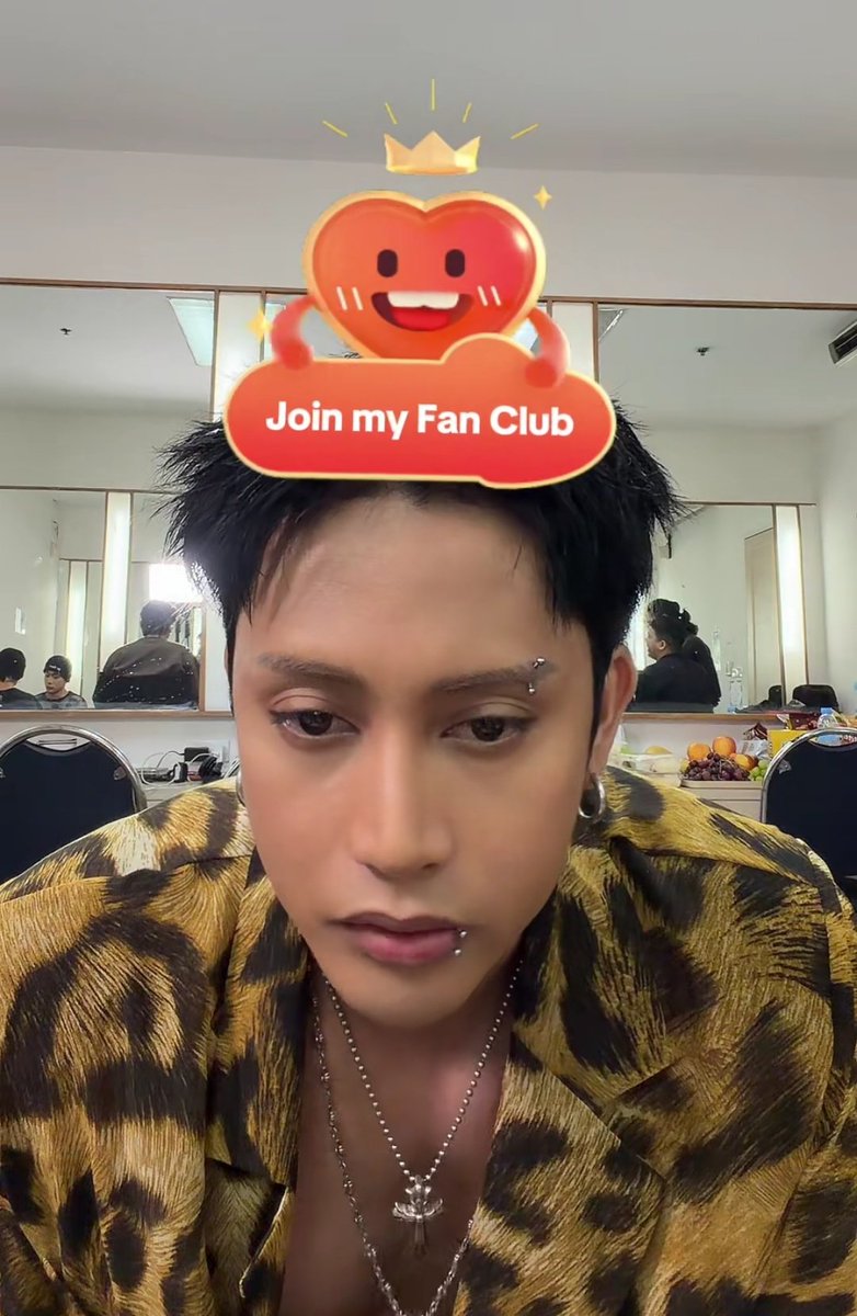 team_superiors's tweet photo. This is not a drill. Black-haired @felipsuperior is back!! 🔥

Watch @SB19Official's Tiktok live now: https://t.co/b3aXIORjMP

#FELIP #SB19_KEN https://t.co/AzwuXfC2e4
